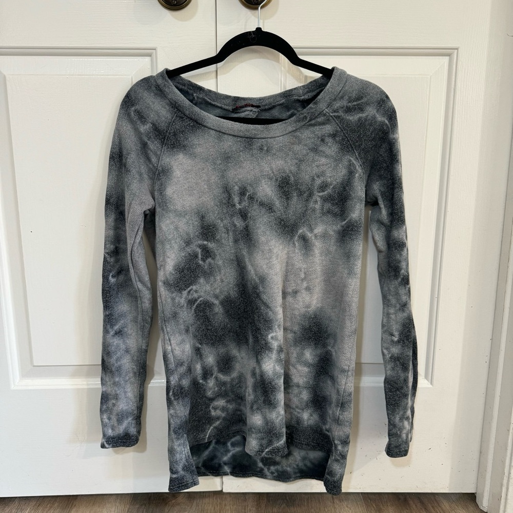 TParty Black and Gray Tie Dye Long Sleeve Size S